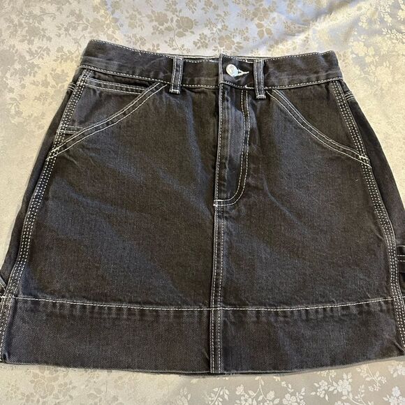 TopShop size 2 carpenter black jean mini skirt - Picture 1 of 4